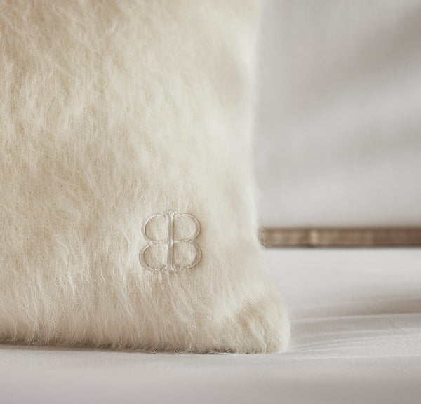 The Verite Throw Pillow Cover (Lumbar)